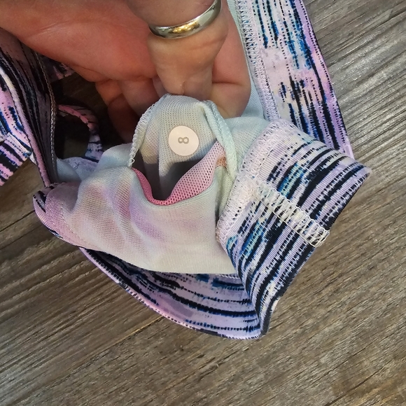 Lululemon sports bra multicolor 4 strap size 8 - Picture 4 of 4